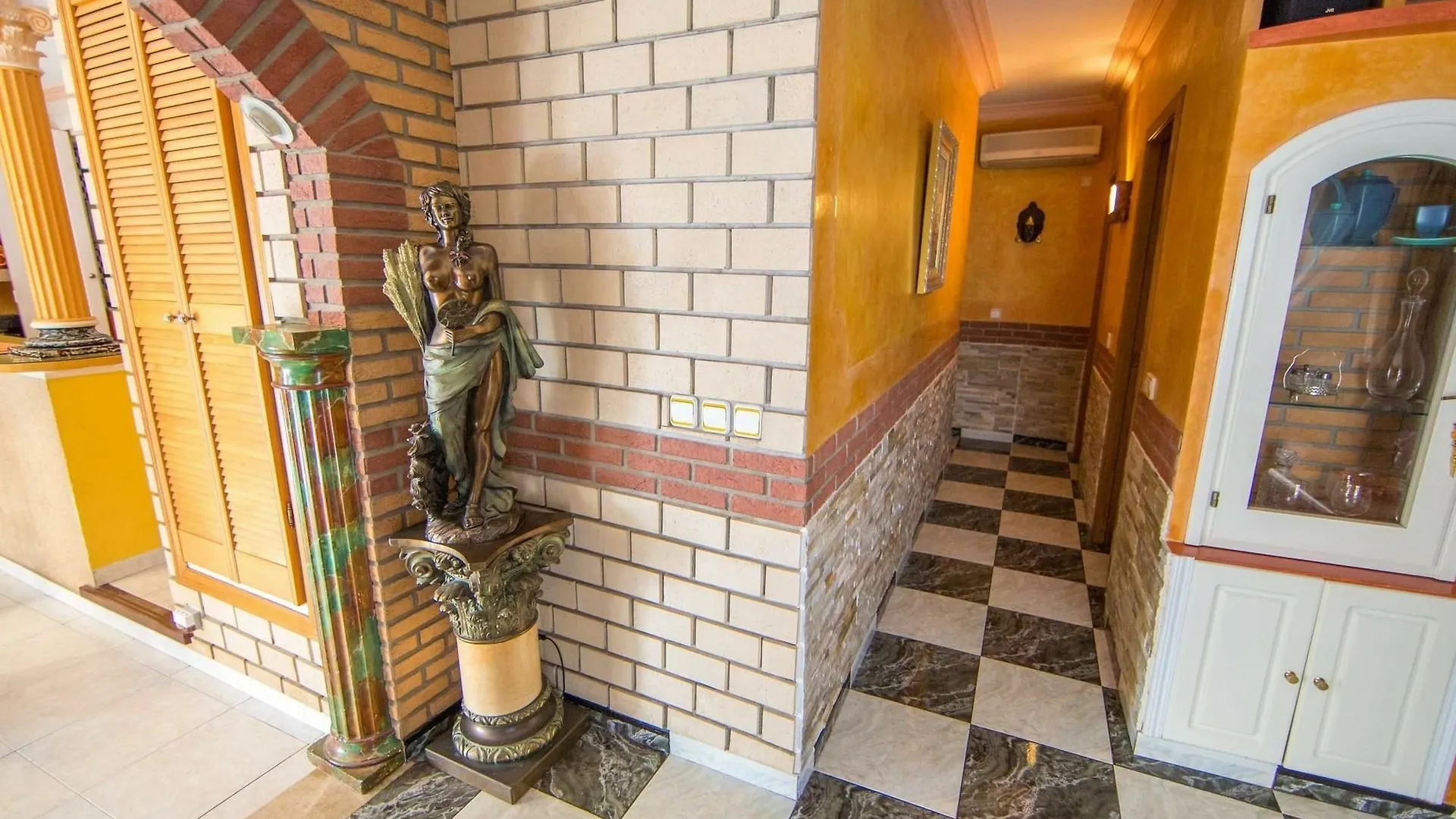 Apartament Morante Ρόζες